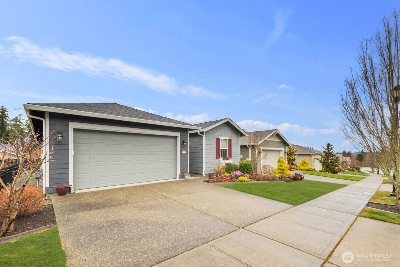 8602 Vashon Drive NE photo 2