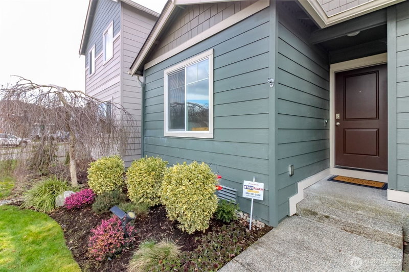 18408 Alpine Way E photo 2