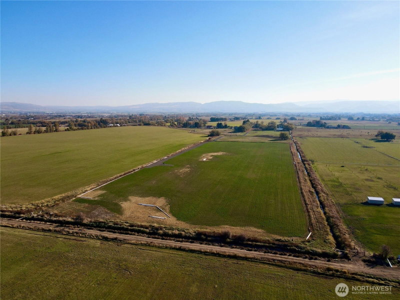 861 Lyons Road photo 18