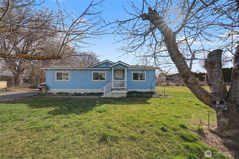 7581 NE Rainier photo 1