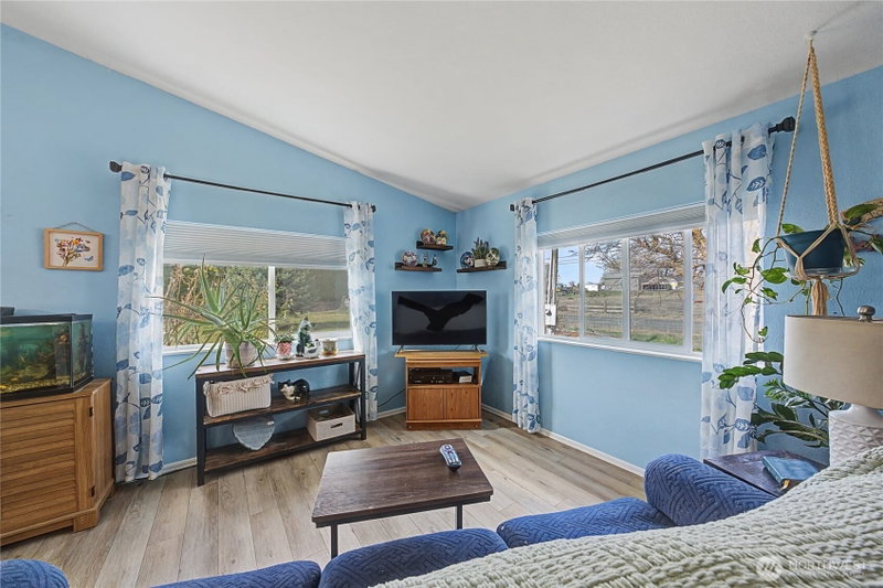 7581 NE Rainier photo 2