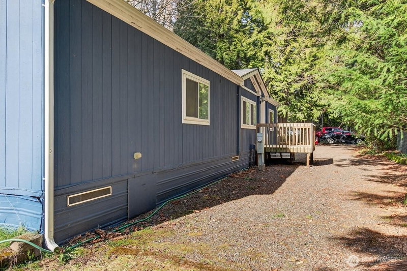 876 SW Taft Boulevard photo 35