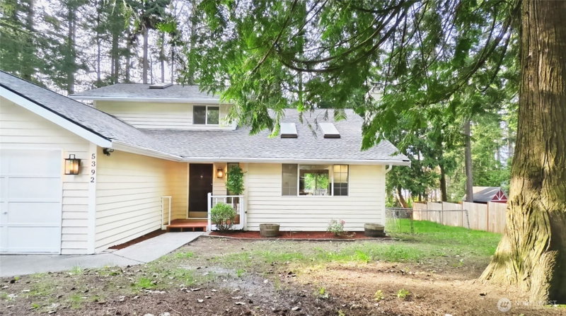 5392 April Drive photo 2