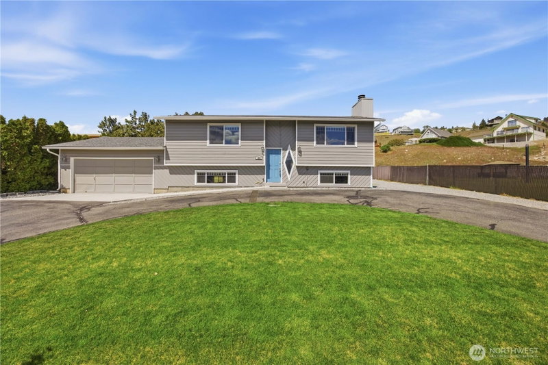 109 Pyramid Place photo 1