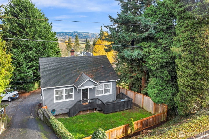 5431 Broadway photo 2