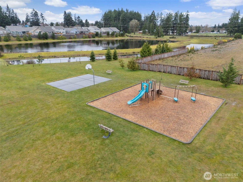 806 Mandee Street SE photo 36