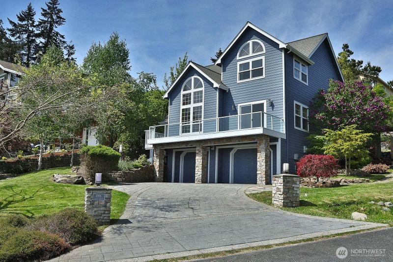 4996 Lilac Drive photo 1