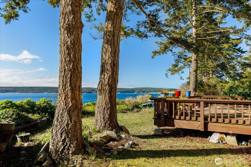 1677 Penn Cove Road photo 2