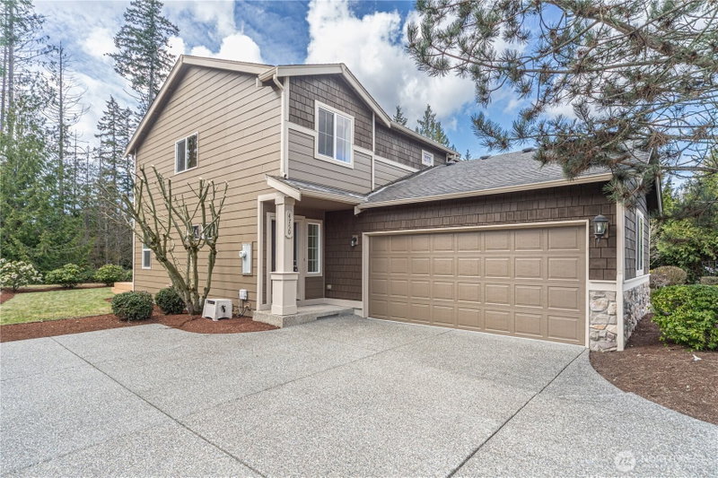 4750 Strathmore Circle SW photo 2