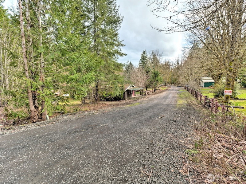 1051 E Crestview Drive photo 36