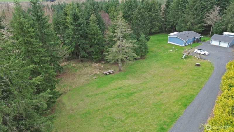 190 Tamaracks Drive photo 40