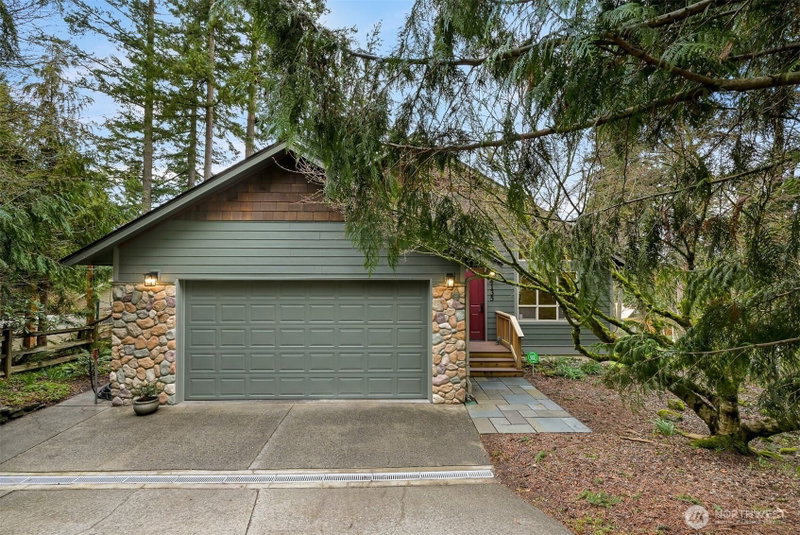 4135 Agate Road photo 1
