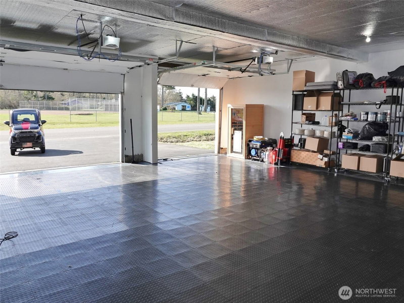 500 Chenois Avenue NE photo 38