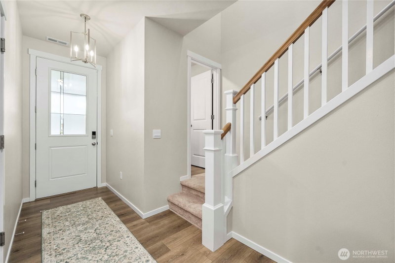 1081 SW Pendleton Way photo 2