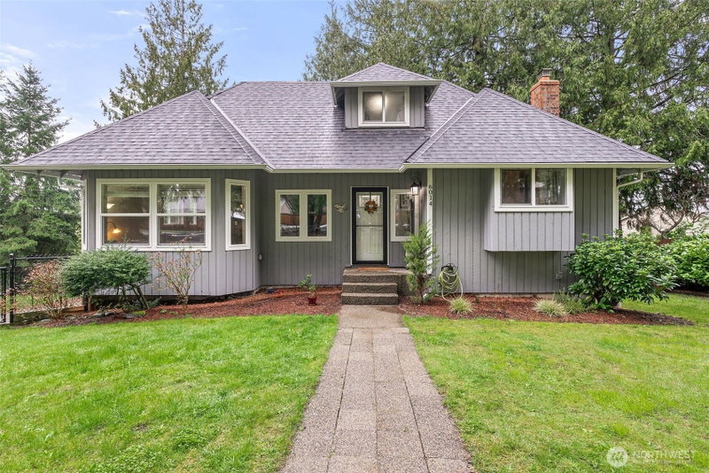 6014 207th Avenue E photo 1