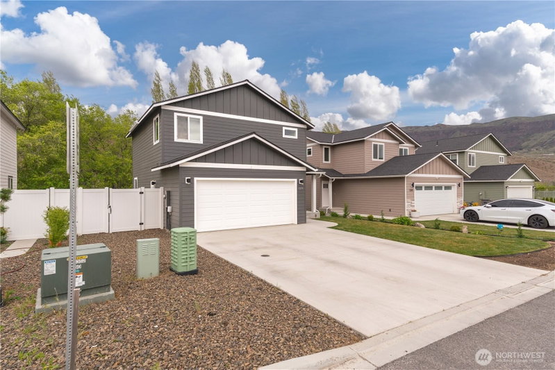 1259 Theo Way photo 20