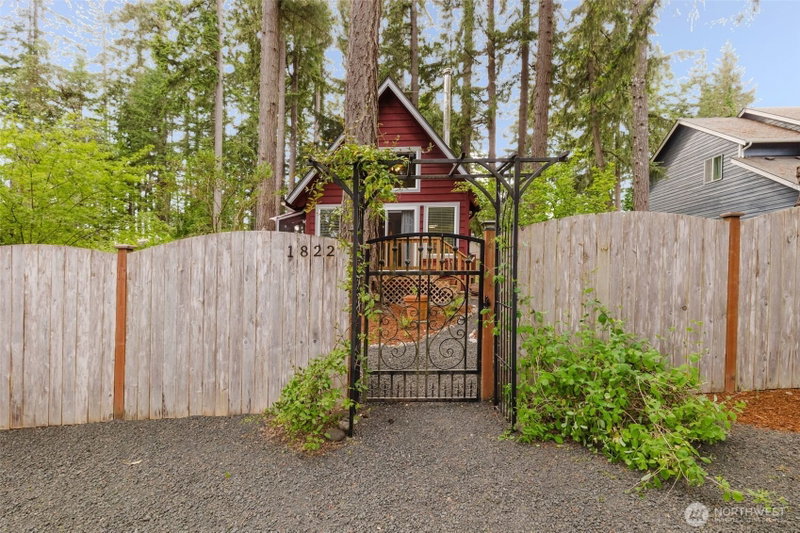 1822 190th Avenue SW photo 2