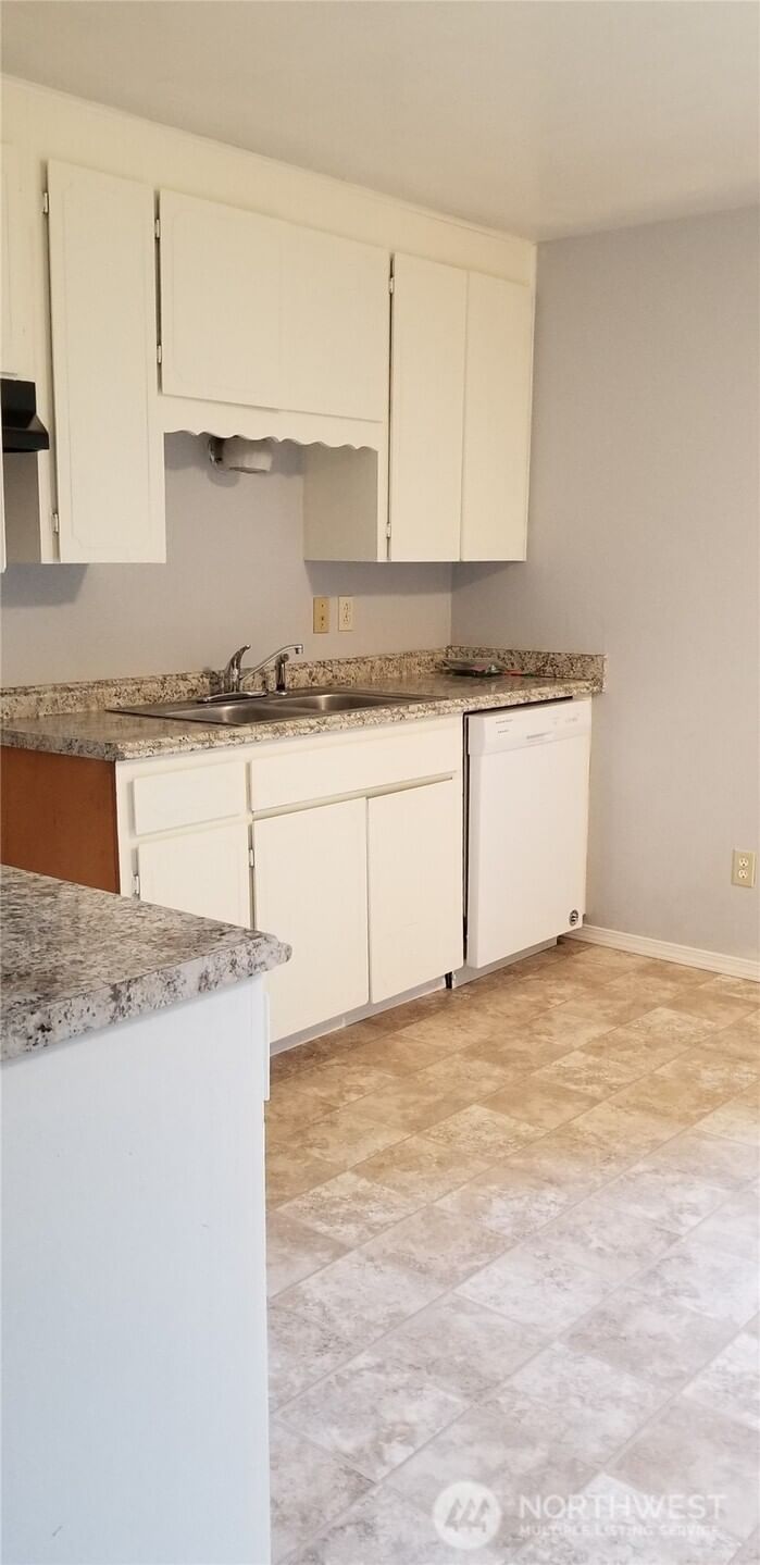 9210 9212 204th Street E photo 16