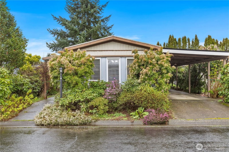 725 37th Street SE #31 photo 1
