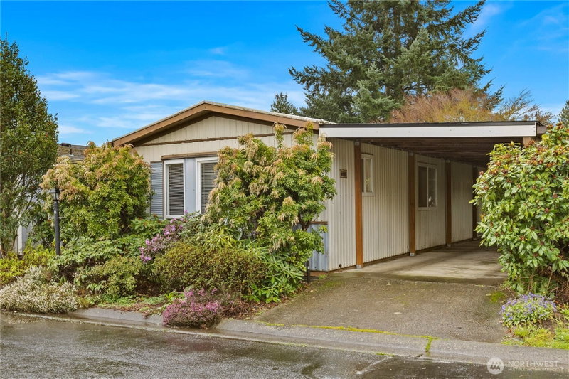 725 37th Street SE #31 photo 2