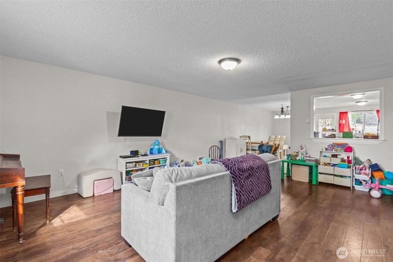 1711 4th Avenue NW photo 2