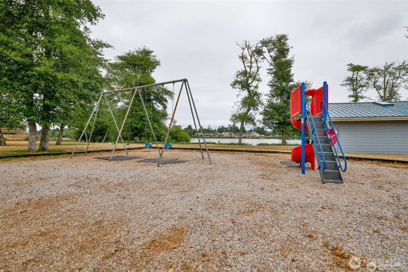 733 Wood Duck Avenue SE photo 20