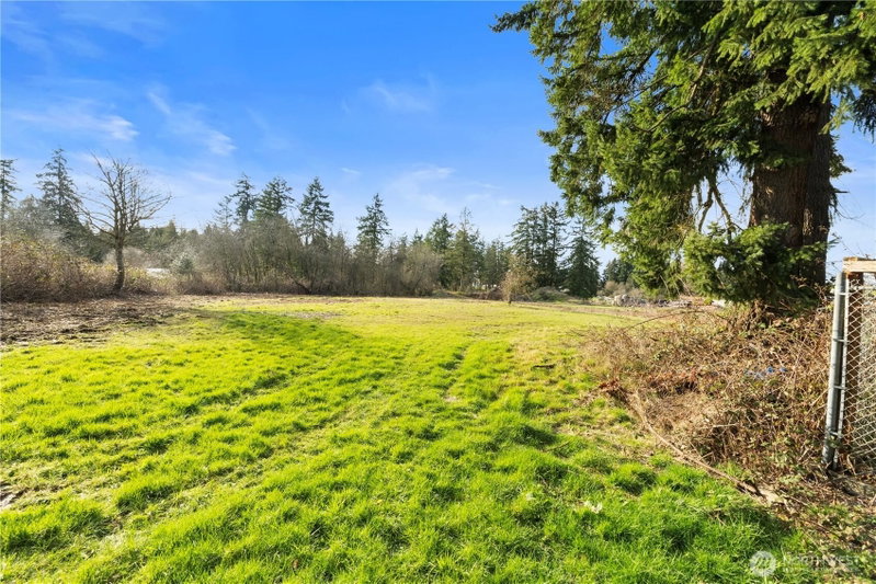 10114 Canyon Road E photo 2
