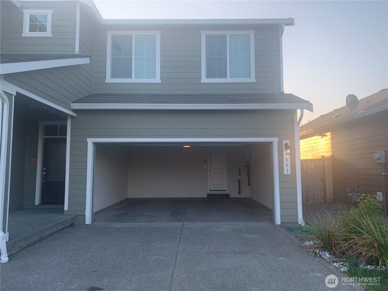 601 Deusen Lane N photo 1