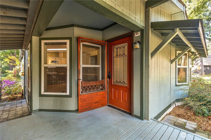 15933 Goldbar Drive photo 2