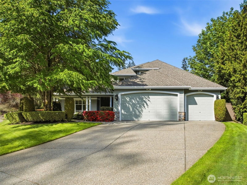 2401 Lyons Avenue NE photo 2