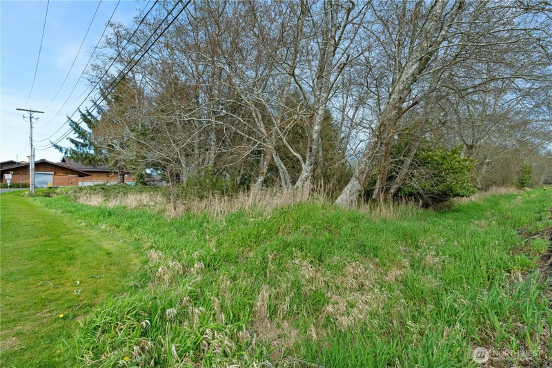 0 0X E Harriman Street photo 2