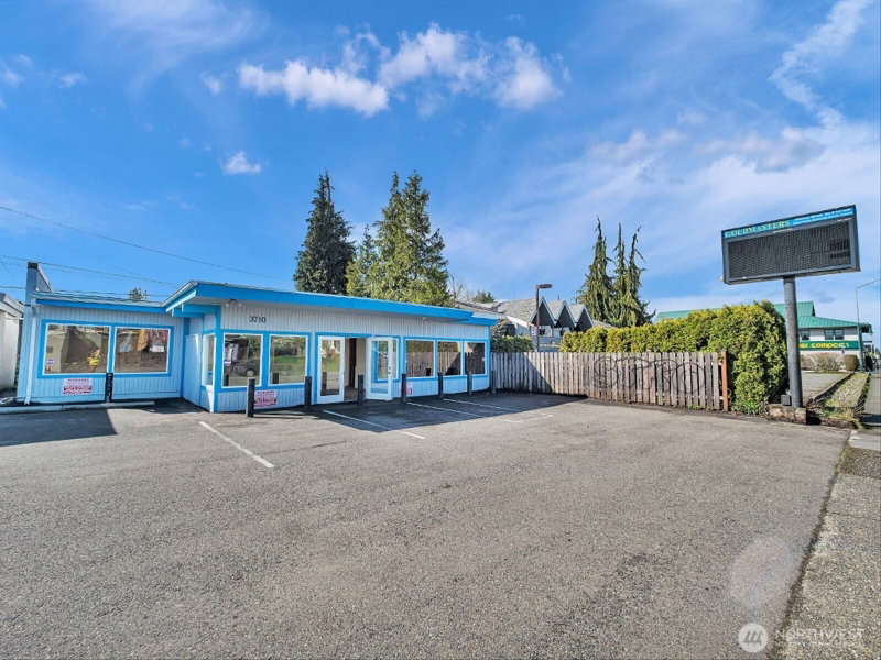 3710 6Th Avenue photo 1