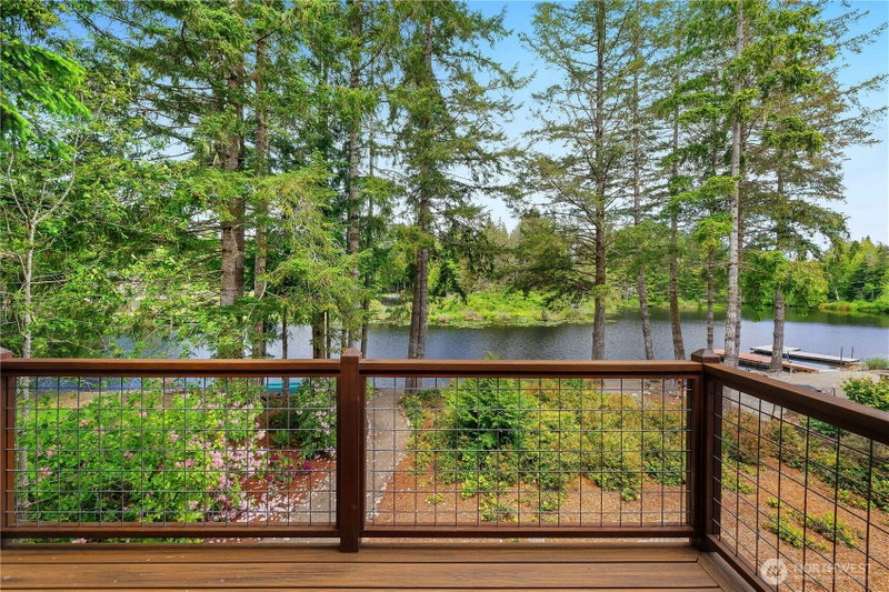 1051 E Ballantrae Drive photo 2