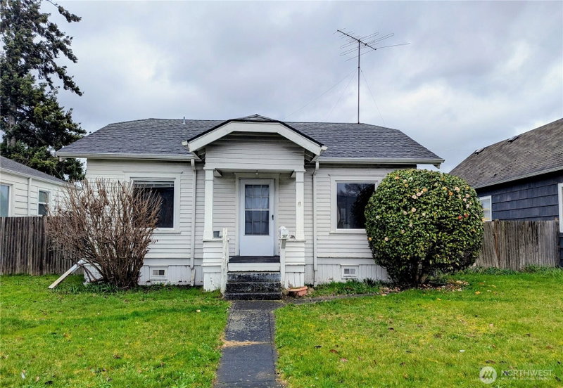 1615 4th Street photo 1