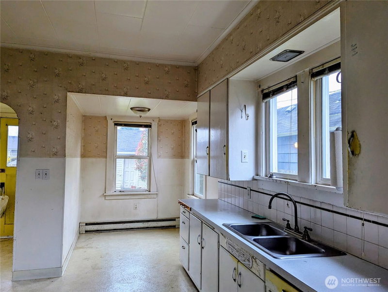 1615 4th Street photo 2
