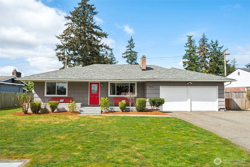 10636 Rainier Avenue SW photo 1