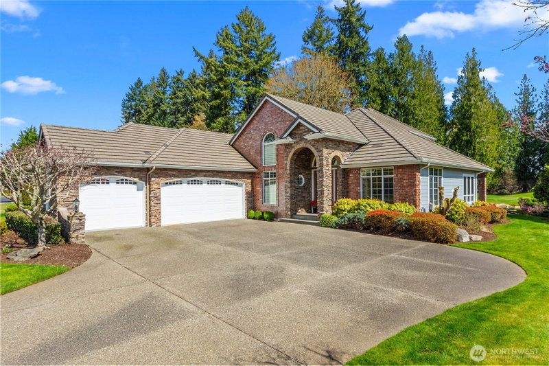 3728 Kinsale Lane SE photo 2