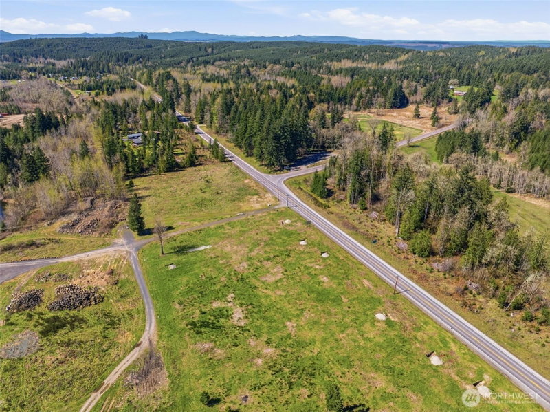 7475 Spirit Lake Highway photo 5