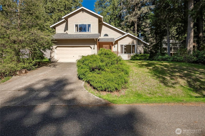 15 Oakcrest Circle photo 1