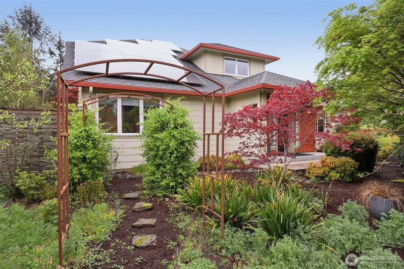 302 Phoenix Way photo 2