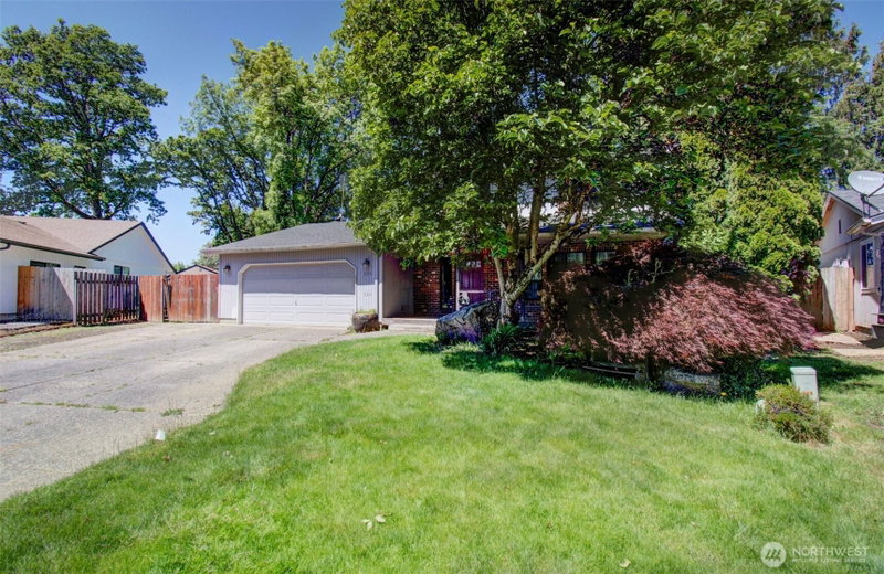 324 NW 8th Street photo 2