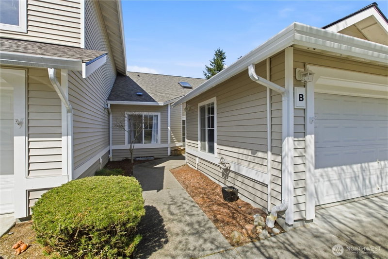1419 60th Street SE #B photo 2