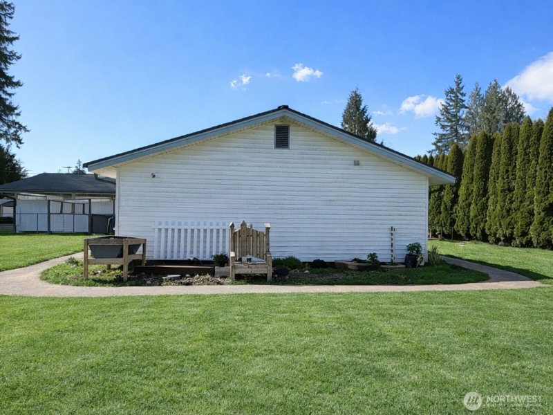 100 Hillcrest Drive photo 31