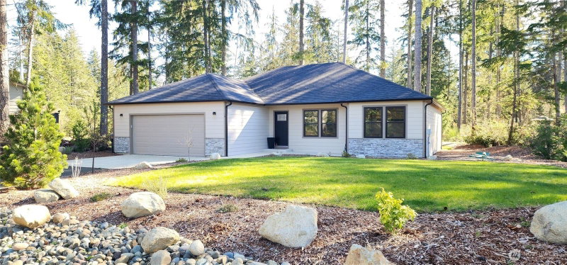 160 E Country Club Drive N photo 1