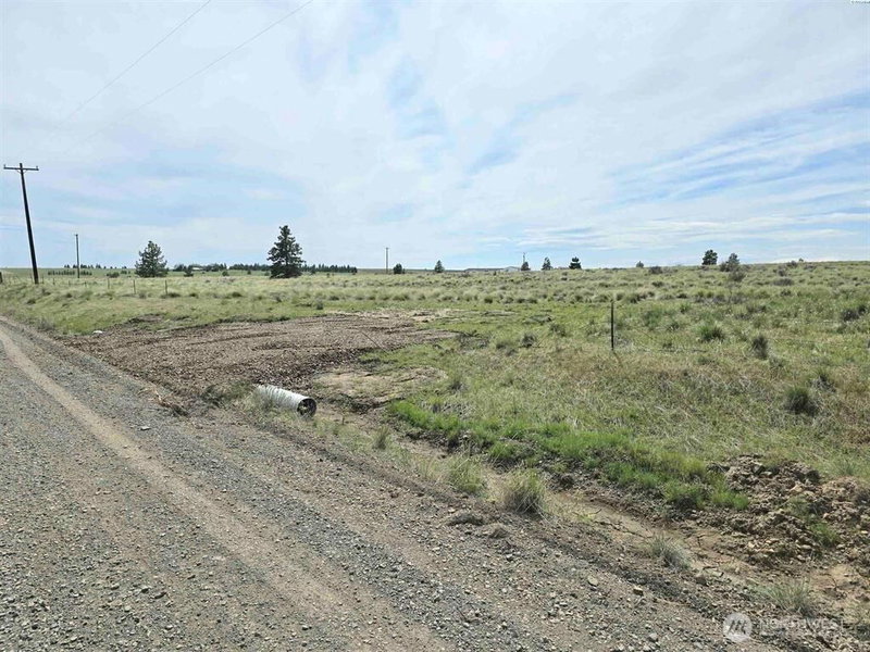 149 Middle Rd photo 2