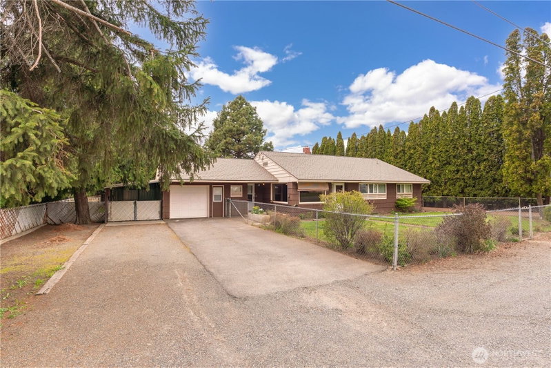 1109 N Willow Street photo 24