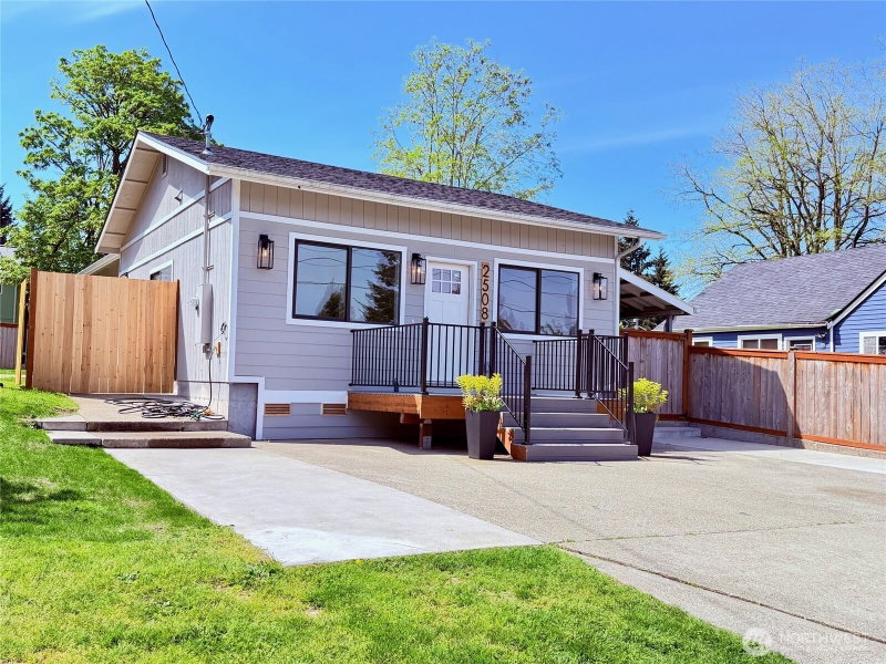 2508 58th Avenue NE photo 2