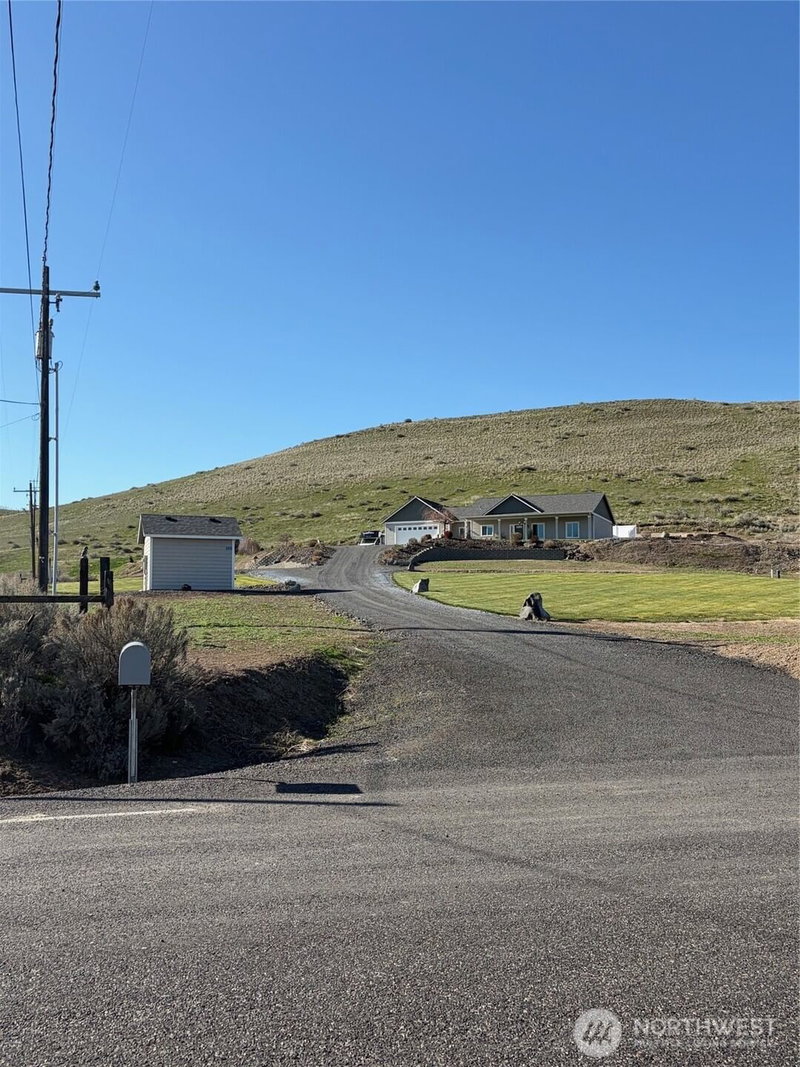 522 Adobe Way photo 2