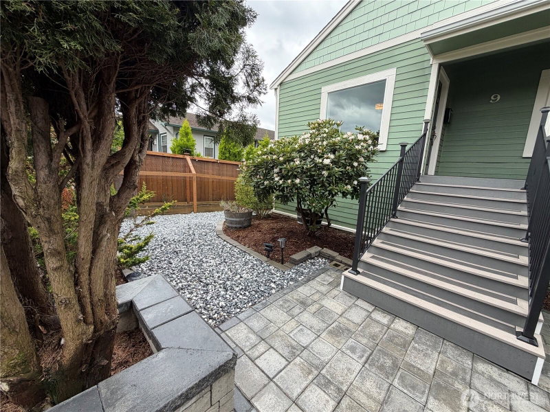 9 H Street SE photo 2
