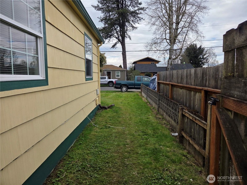 1306 S 3rd Avenue photo 26